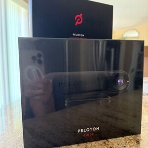 Peloton Guide and Heart Rate Monitor Band in Sleek Black